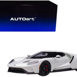2017 Ford GT Frozen White 1/18 Model Car by Autoart