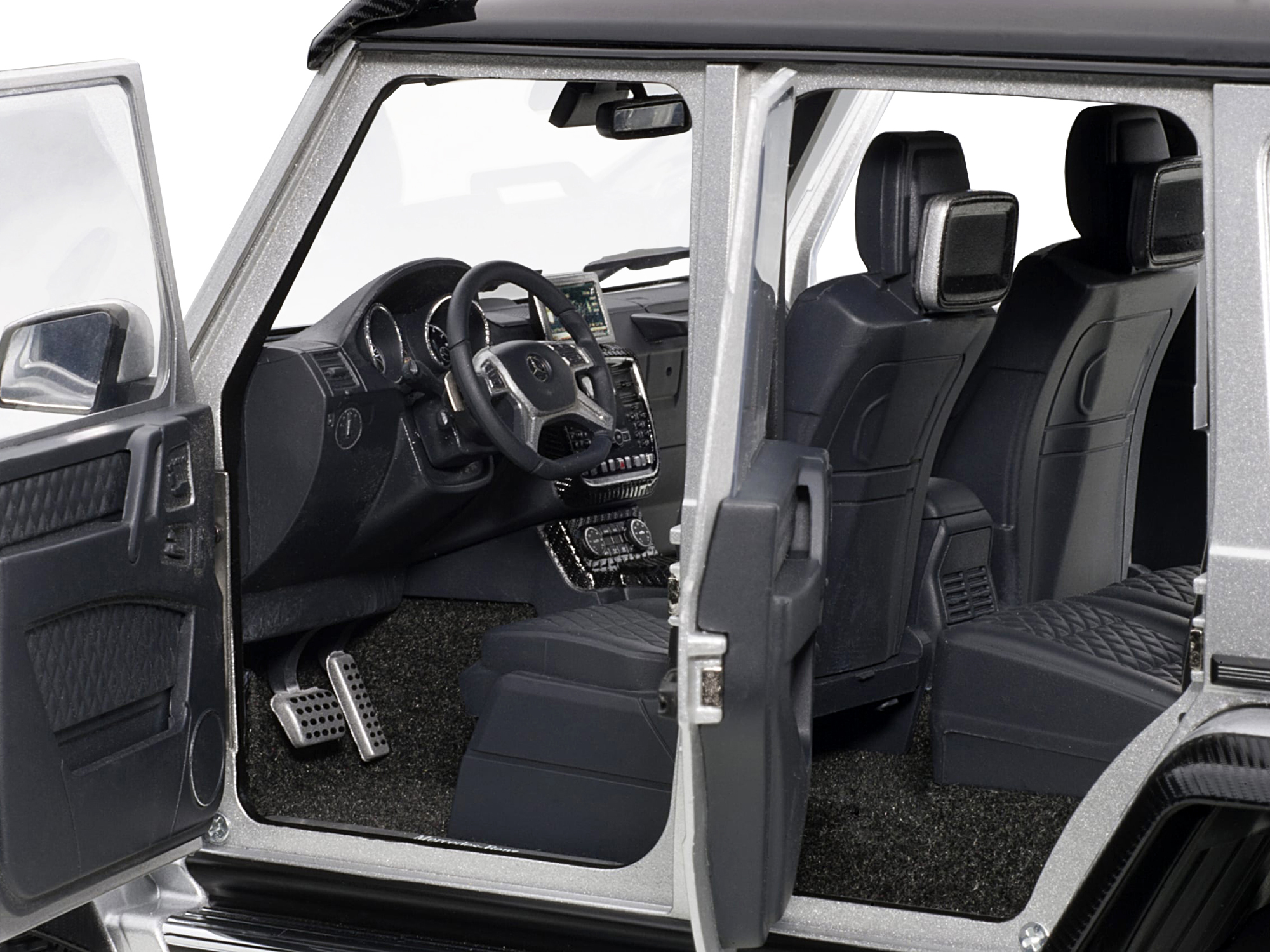 Mercedes Benz G500 4X4 2 Silver 1/18 Model Car by Autoart - Image 3