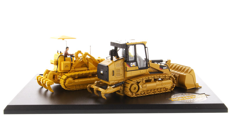 CAT Caterpillar 977D Traxcavator (Circa 1955-1960) and CAT Caterpillar 963K Track Loader (Current) with Operators "Evolution Series" 1/50 Diecast Models by Diecast Masters - Image 2