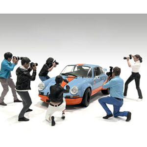 "Photographers" 6 piece Figure Set for 1/18 Scale Models by American Diorama