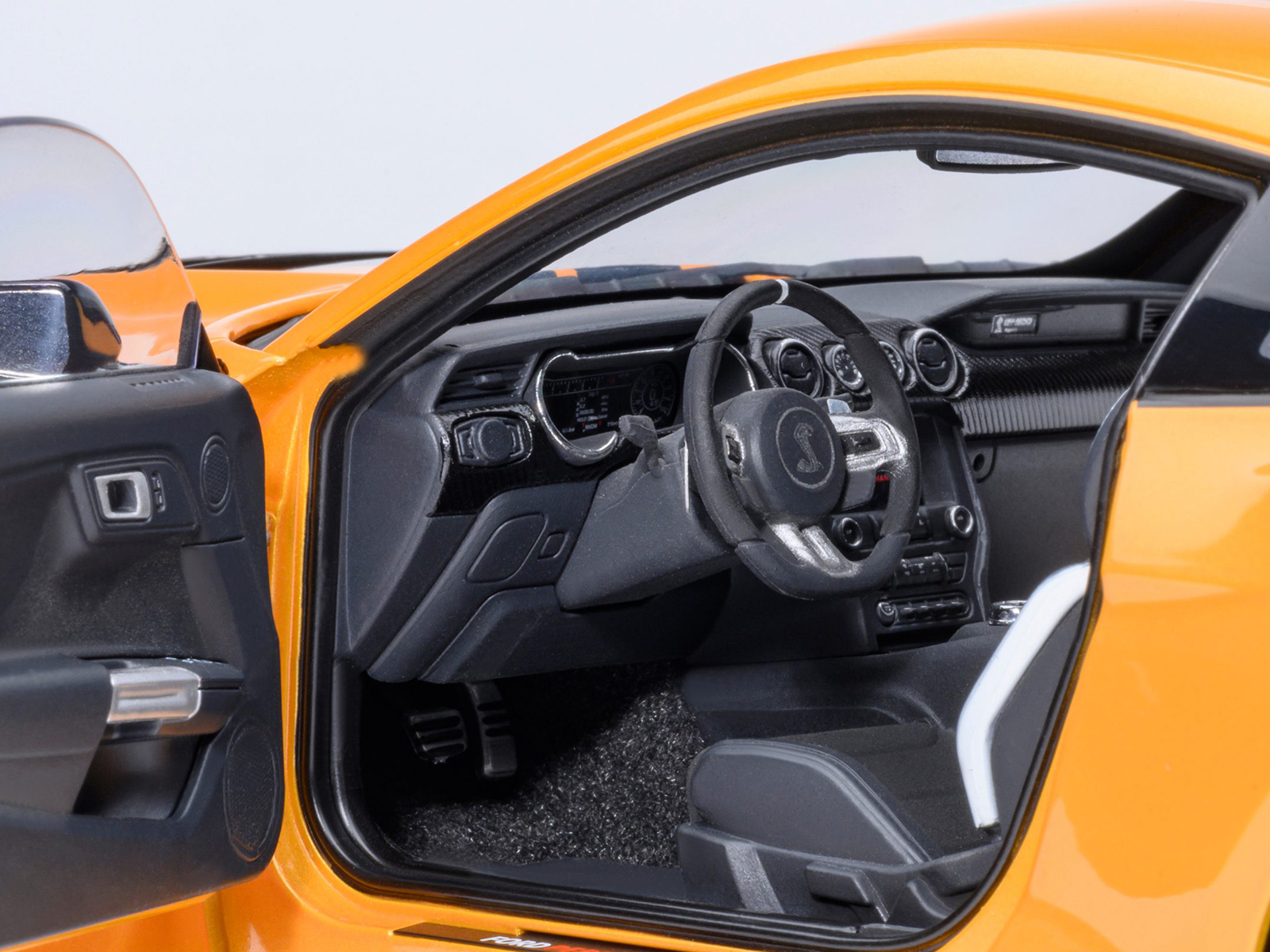 Ford Mustang Shelby GT500 Cyber Orange Metallic with Black Stripes 1/18 Model Car by Autoart - Image 4