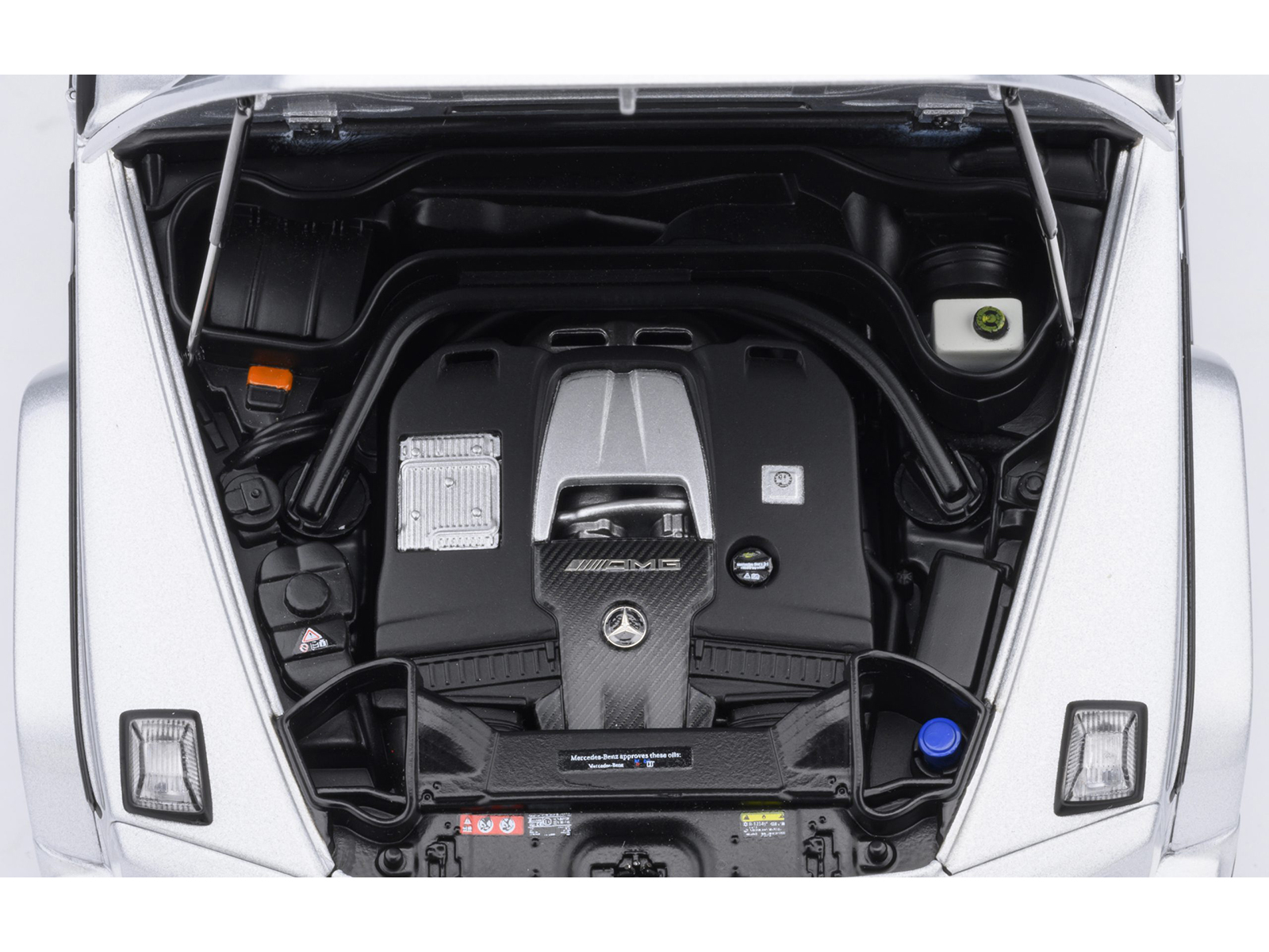 2019 Mercedes-Benz AMG G63 Iridium Silver Metallic 1/18 Model Car by Autoart - Image 3