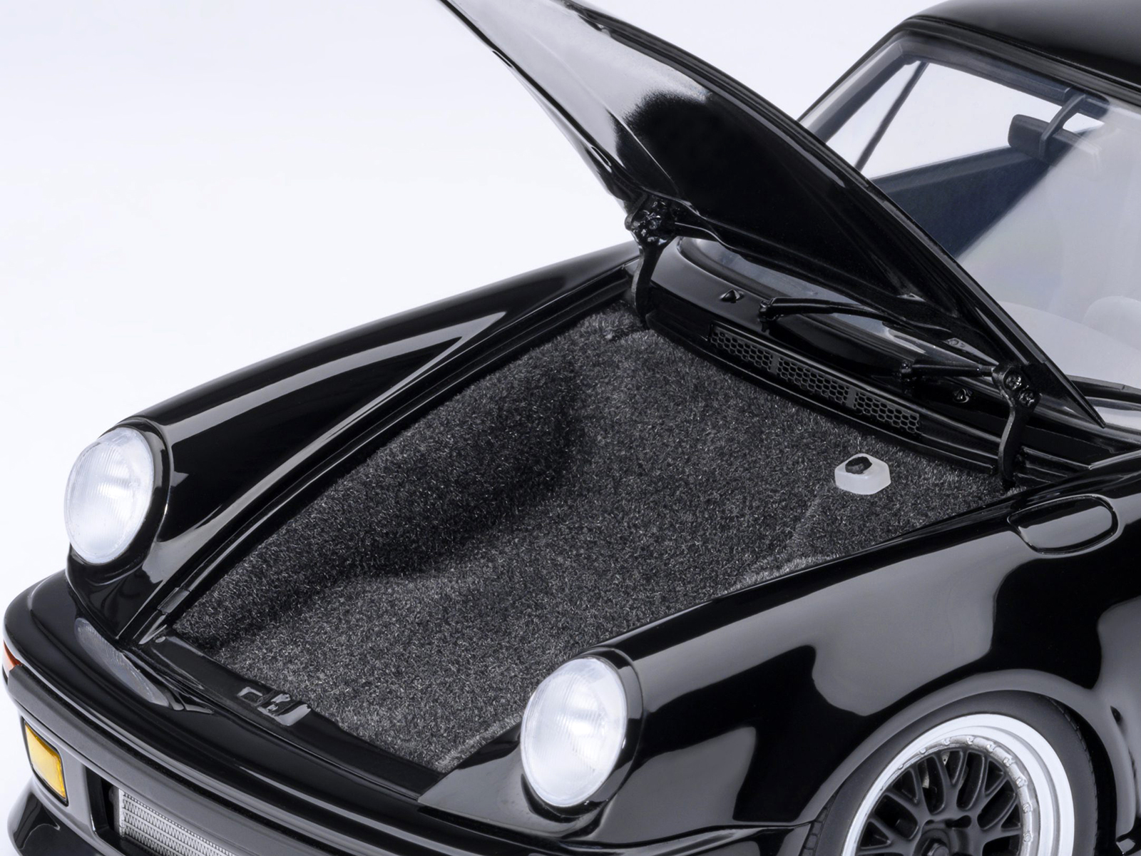 Porsche 911 (930) Turbo "Blackbird" Black "Wangan Midnight - Comic #1 Version" Manga 1/18 Model Car by Autoart - Image 3