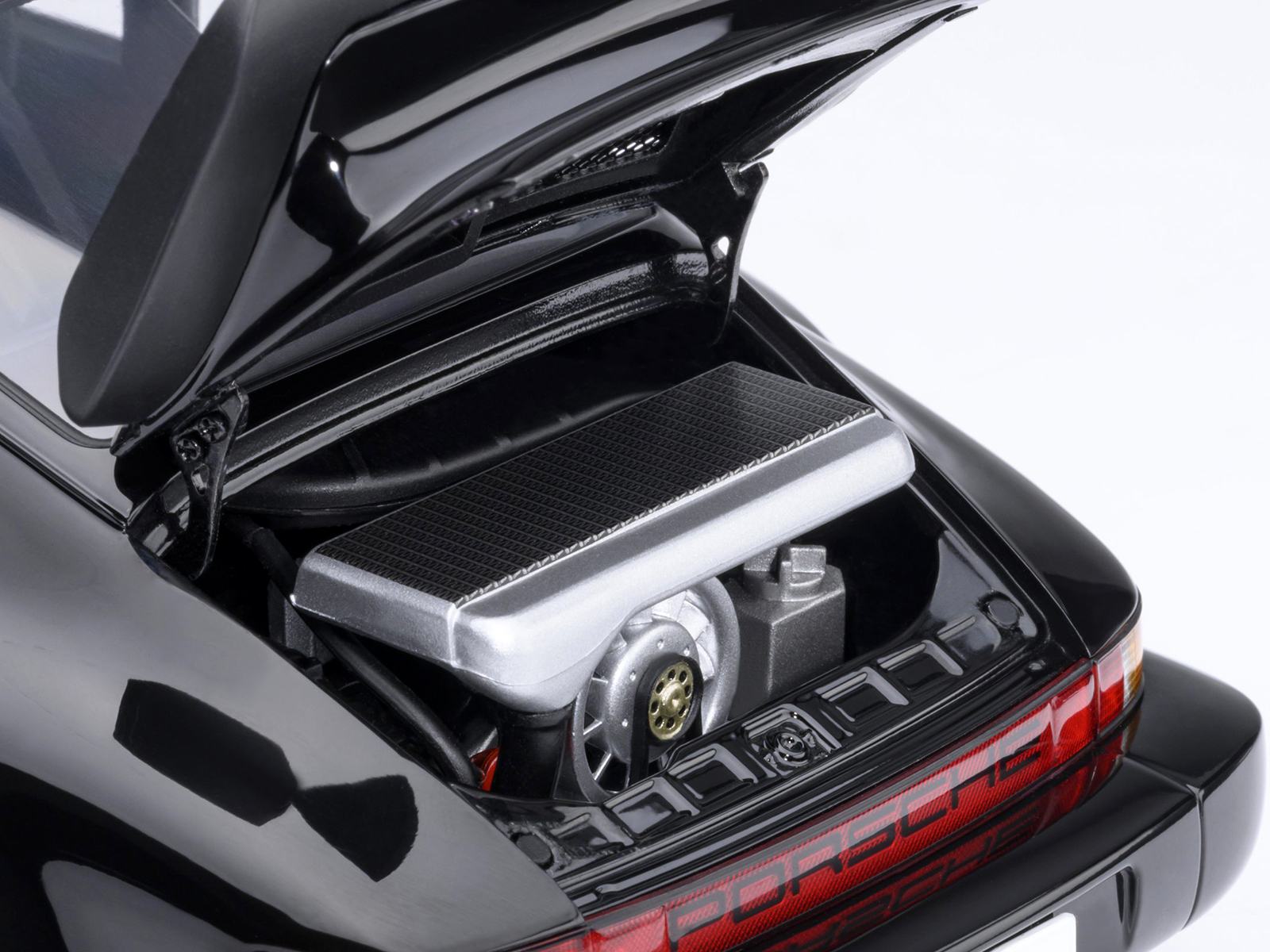 Porsche 911 (930) Turbo "Blackbird" Black "Wangan Midnight - Comic #1 Version" Manga 1/18 Model Car by Autoart - Image 5
