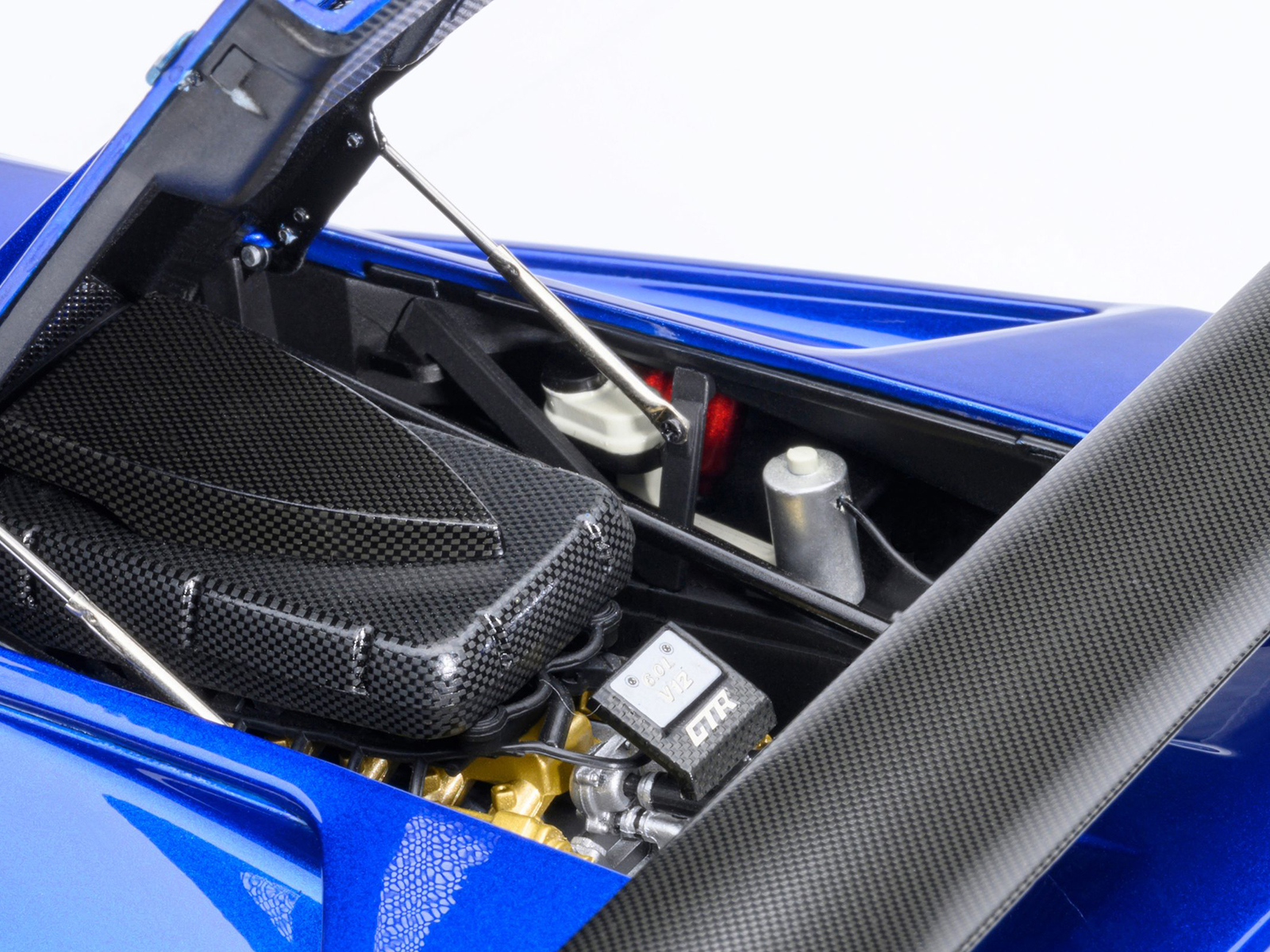 Lamborghini Diablo GTR Monterey Blue Metallic 1/18 Model Car by Autoart - Image 5