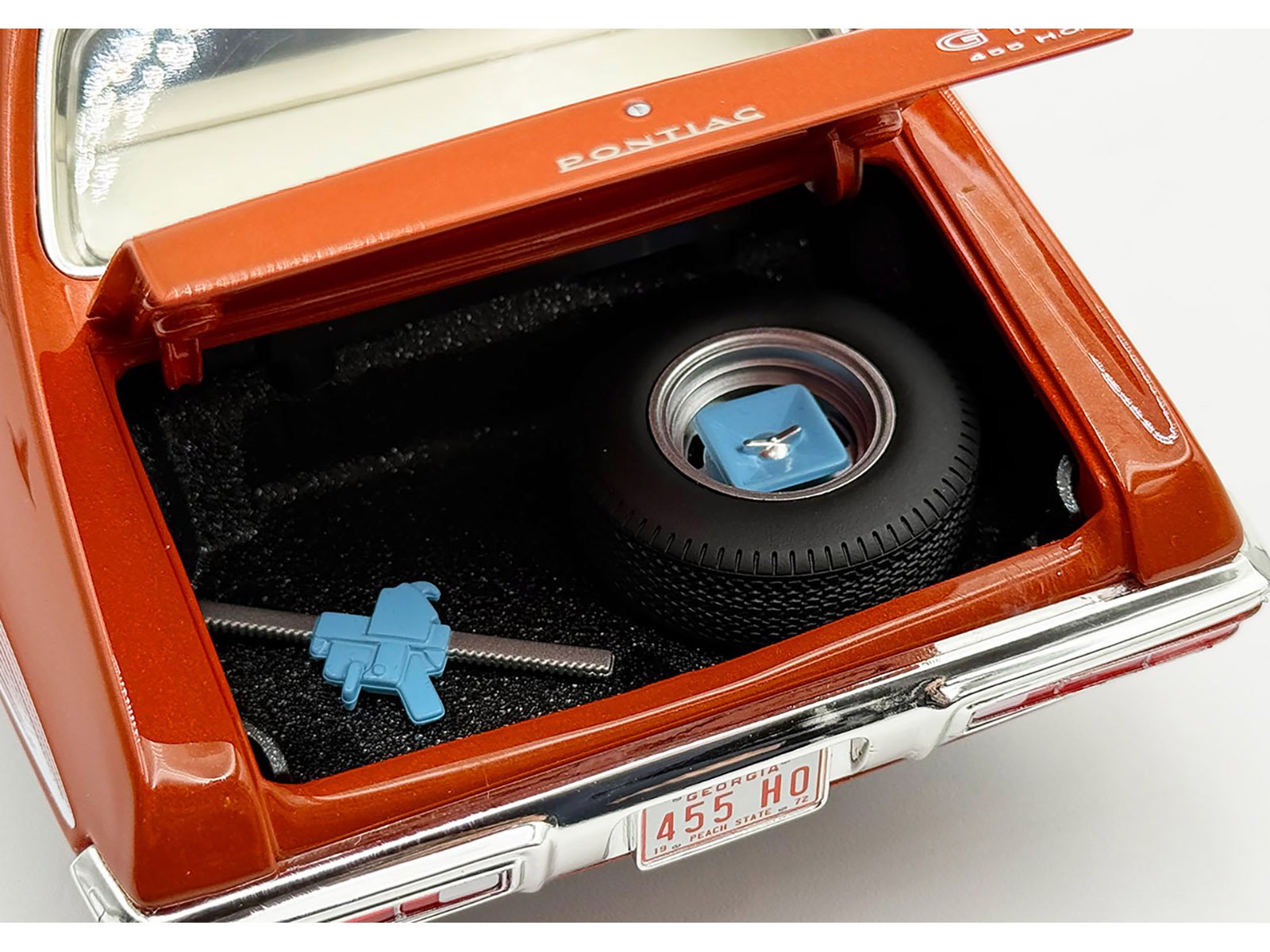 1972 Pontiac GTO LeMans Sundance Orange Metallic with GTO Stripes Limited Edition to 342 pieces Worldwide 1/18 Diecast Model Car by ACME - Image 4