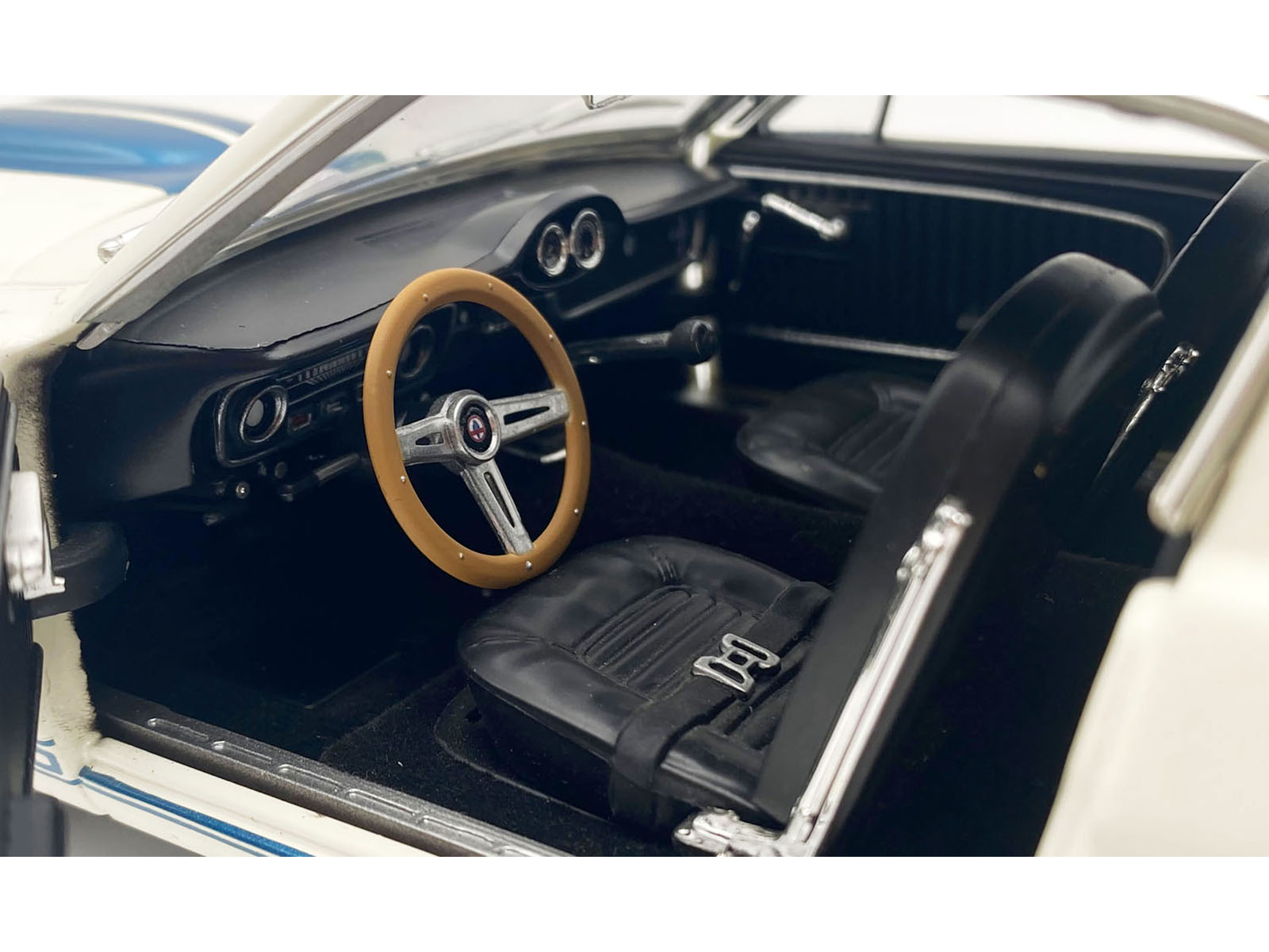 1965 Shelby GT350 "Reynolds Ford" White with Blue Stripes Limited Edition to 204 pieces Worldwide 1/18 Diecast Model Car by ACME - Image 3
