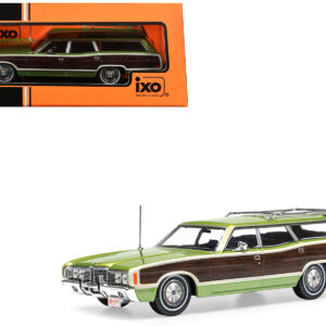 1972 Ford LTD Country Squire Wagon Green Metallic with Woodgrain Sides 1/43 Diecast Model by IXO Models