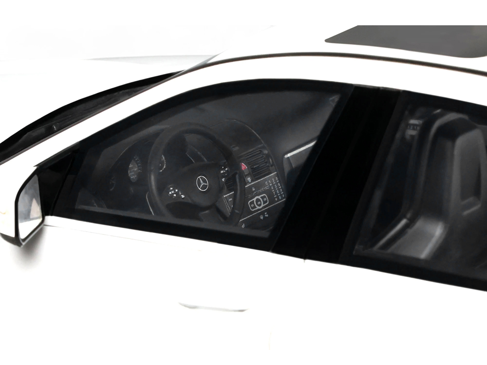 2007 Mercedes-Benz C63 AMG Diamond White 1/18 Model Car by GT Spirit - Image 2