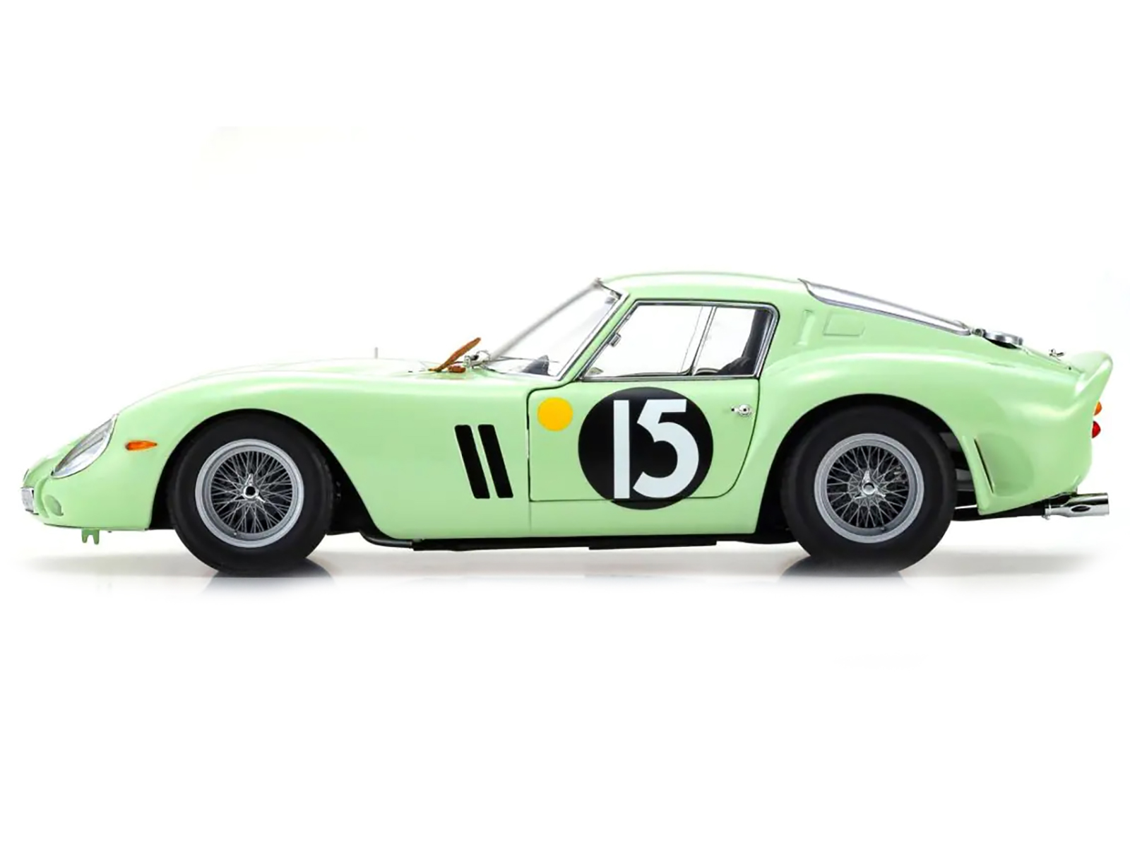 Ferrari 250 GTO #15 Innes Ireland Winner "Goodwood Tourist Trophy" (1962) 1/18 Diecast Model Car by Kyosho - Image 4