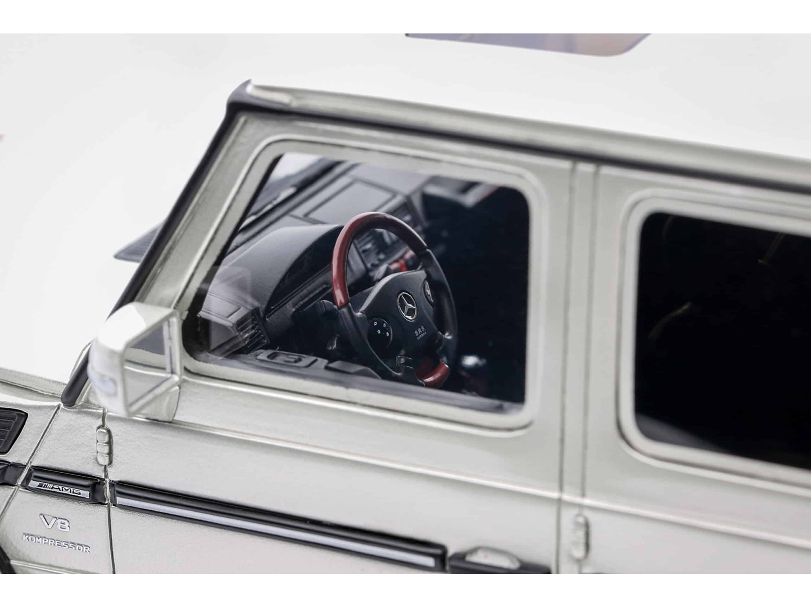 2003 Mercedes-Benz G-Class 55 AMG Iridium Silver Metallic Limited Edition to 999 pieces Worldwide 1/18 Model Car by Otto Mobile - Image 2