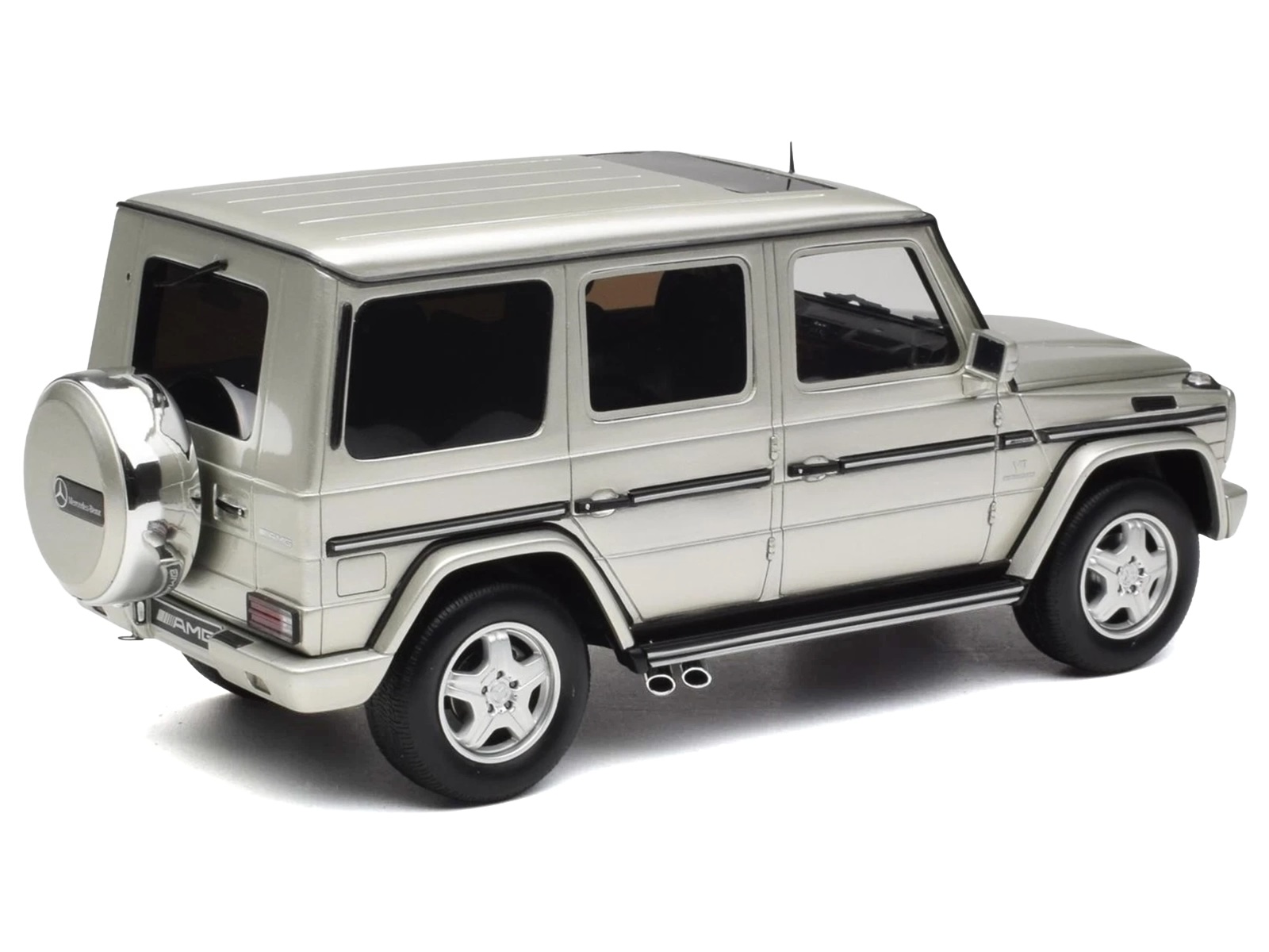 2003 Mercedes-Benz G-Class 55 AMG Iridium Silver Metallic Limited Edition to 999 pieces Worldwide 1/18 Model Car by Otto Mobile - Image 5