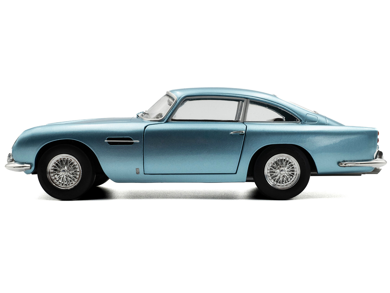 1964 Aston Martin DB5 RHD (Right Hand Drive) Light Blue Metallic 1/18 Diecast Model Car by Solido - Image 3